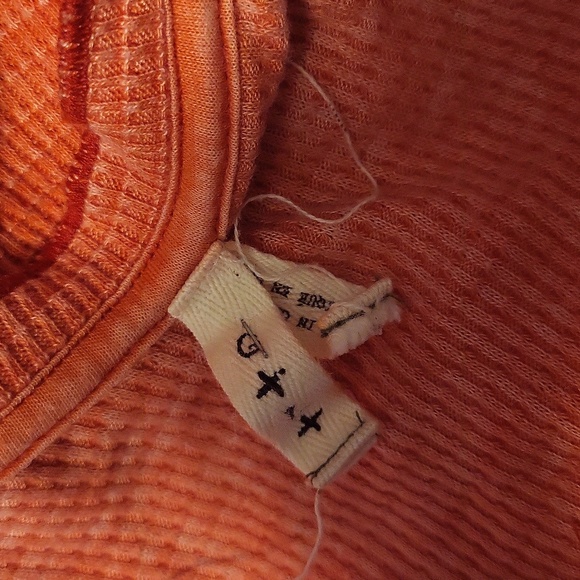 We The Free People Top Pink Waffle Knit Long Sleeve Henley Large - Picture 5 of 5